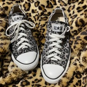 CONVERSE CHEETAH PRINT SIZE 9